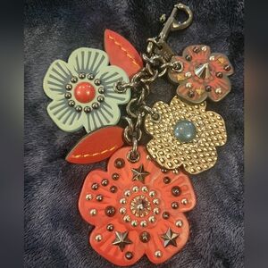 Coach flowers key